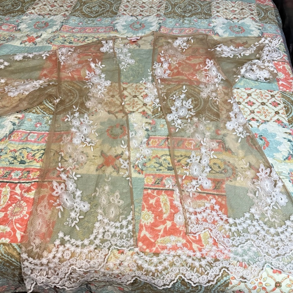 Victoria's Secret Floral Lace Bridal Robe Cream Elegant Romantic size M L - Picture 11 of 15